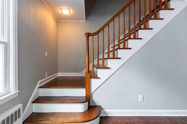 Building Photo - 35 Clark St