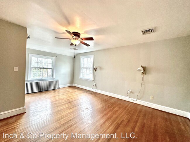 Building Photo - 3 br, 1.5 bath House - 1524 Clover Lane