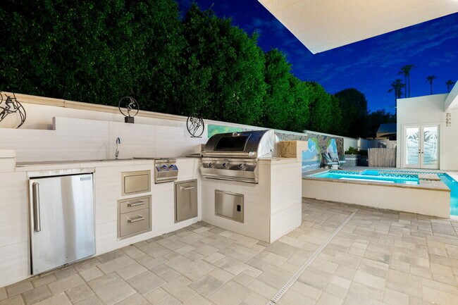 Building Photo - 74775 Del Coronado Dr