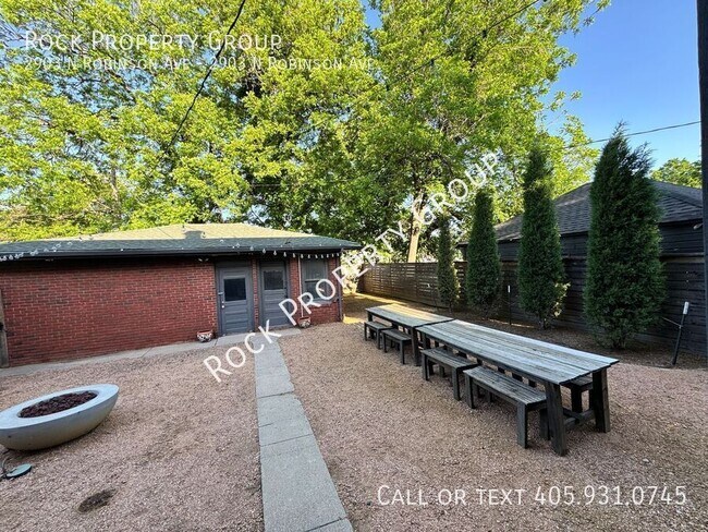 Building Photo - 2903 N Robinson Ave
