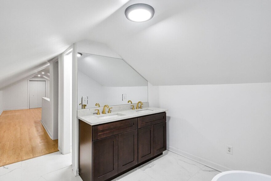 Building Photo - 1967 Browns Mill Rd SE