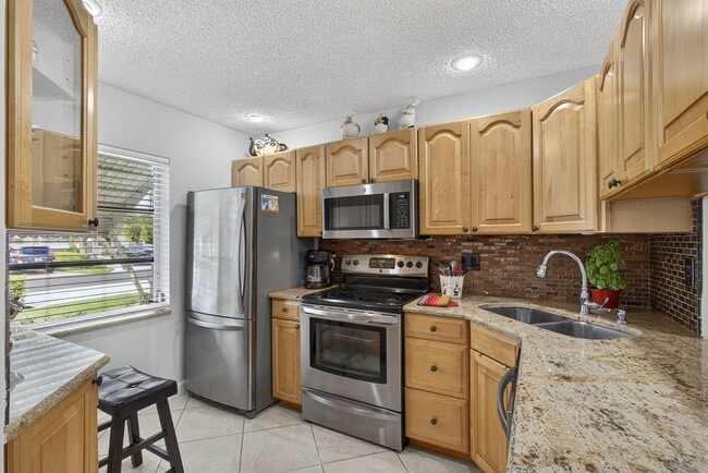Building Photo - 3402 Theo Way