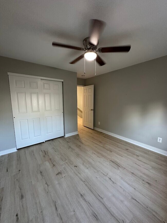 Building Photo - 5404 S Valdai Way