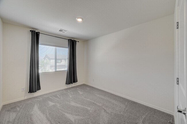 Building Photo - Upgraded 5 bedroom home in Cul-De-Sac!!