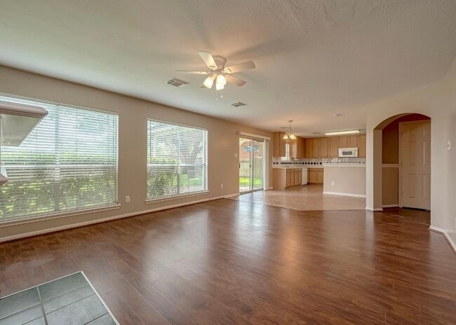Building Photo - 4914 Jaymar Dr