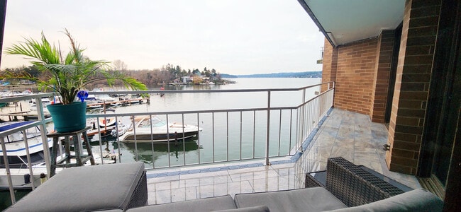 Building Photo - 9500 Rainier Ave S