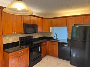 Building Photo - 3733 Carambola Cir N
