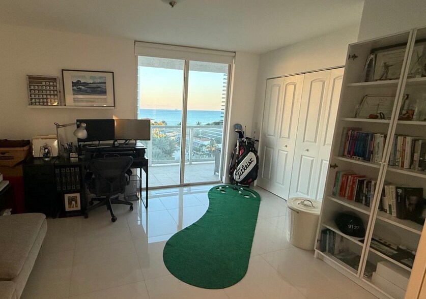 Building Photo - 5900 Collins Ave