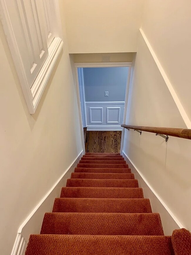 Building Photo - 131 Montgomery Ln