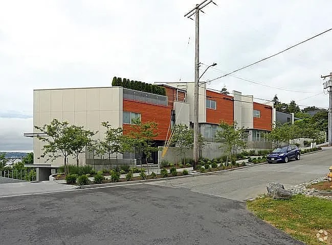 Building Photo - 2311 W Newton St