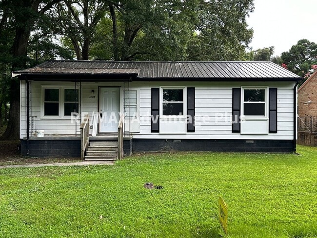 Primary Photo - Remodeled 3-Bedroom Home in Blackstone!