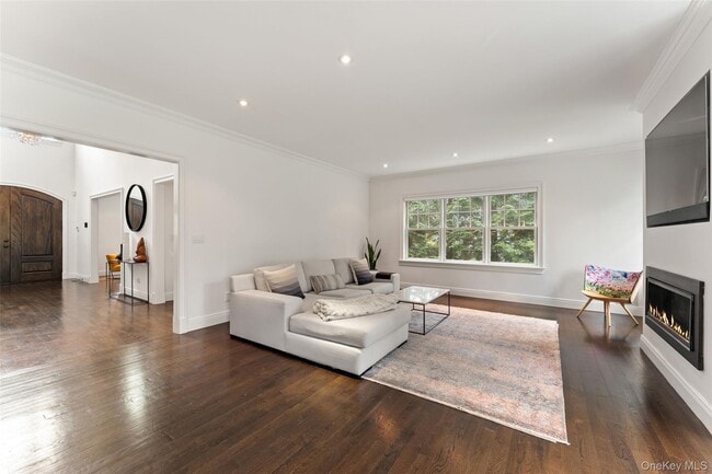 Building Photo - 20 Brookline Rd