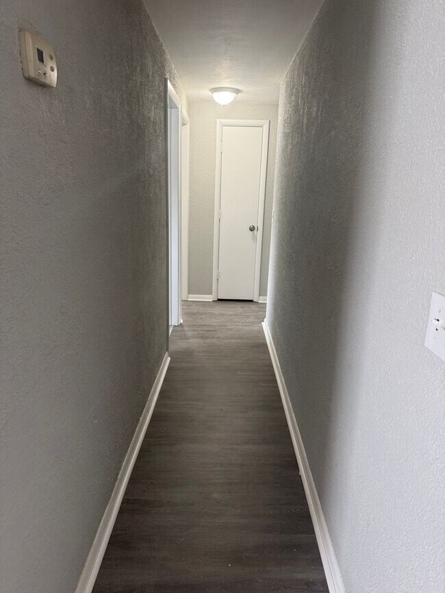 Building Photo - 3BDRM HOUSE FOR RENT