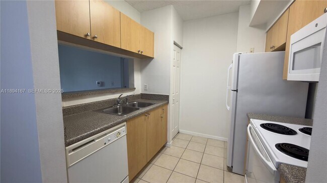 Building Photo - 2440 E Preserve Way