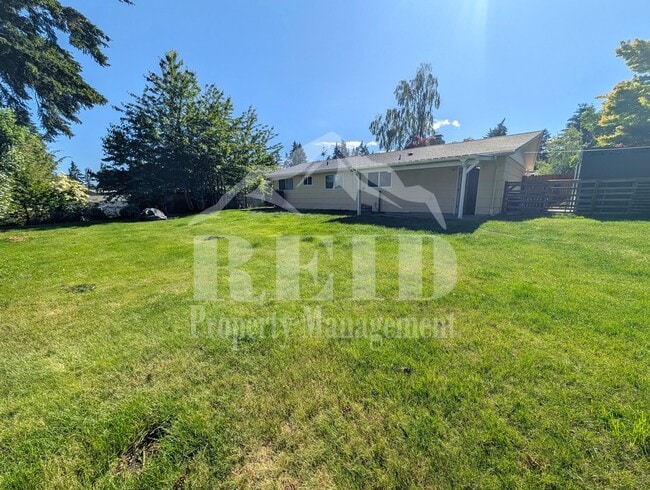 Building Photo - Comfortable Single-Story Rambler in Central Kitsap