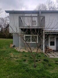 Building Photo - 313 Burnett Station Rd