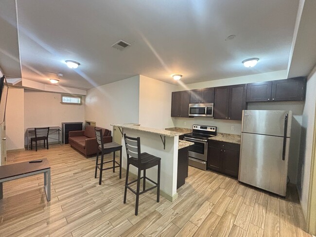 Interior Photo - 1432 N. Carlisle