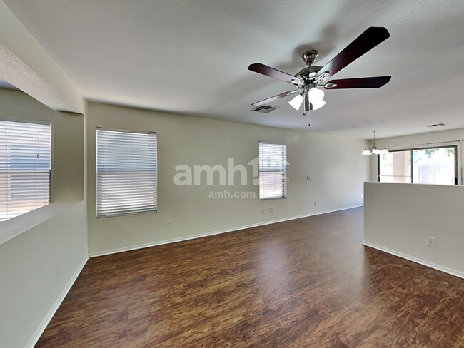 Building Photo - 15445 W Cameron Dr