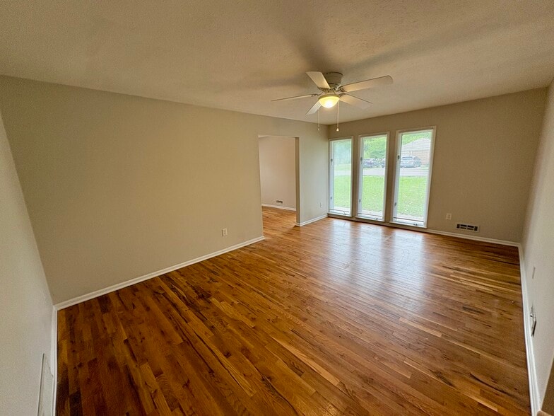Building Photo - 2605 Yuma Dr