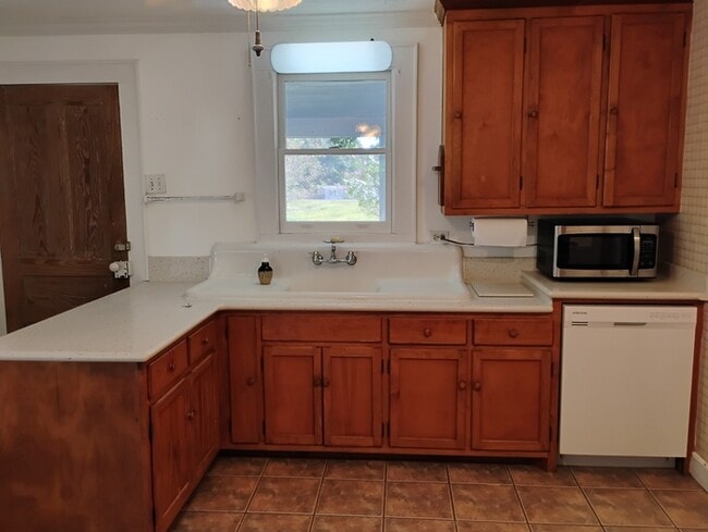 Building Photo - 8322 Chatham Church