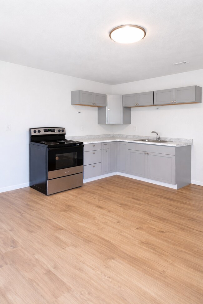 Building Photo - LIMITED TIME**1/2 OFF DEPOSIT**