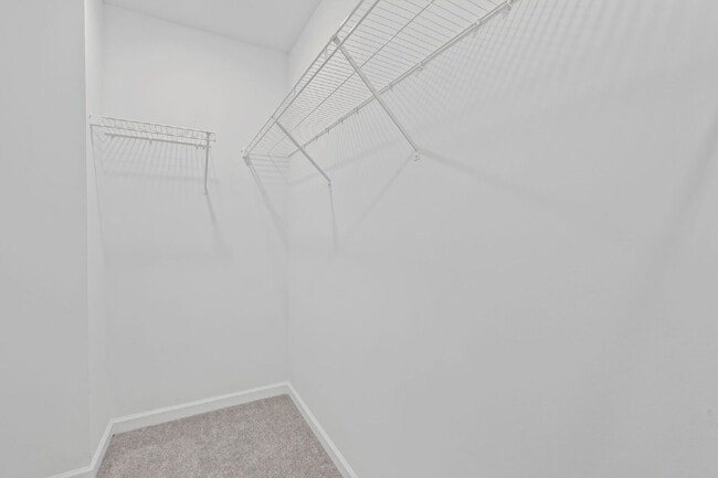 Building Photo - 2730 Harrison Dr
