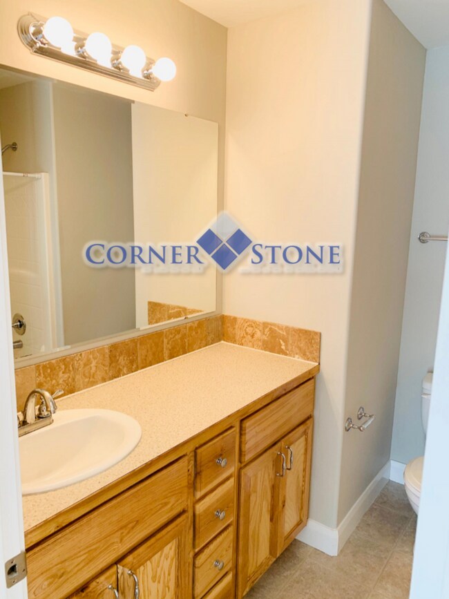 Building Photo - Wonderful Home In Middleton with 3 Car Garage!