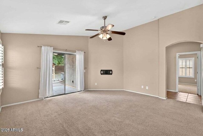 Building Photo - 42059 W Cheyenne Dr