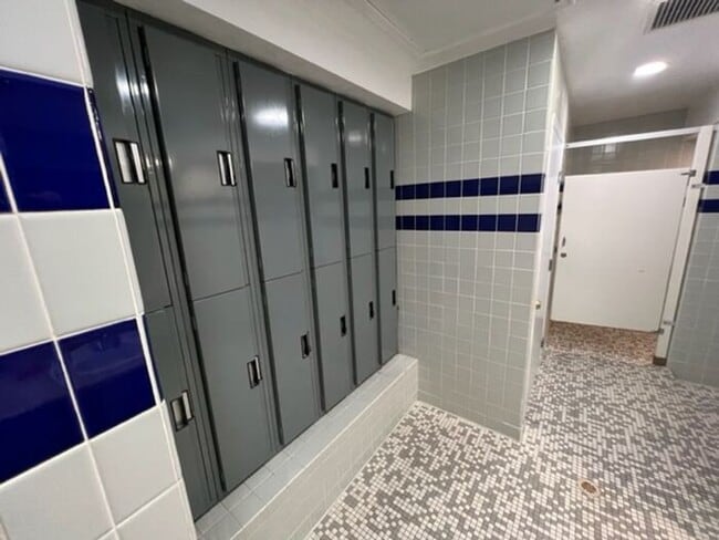 Building Photo - Pending/ Rented - One Bedroom Condo on Riv...