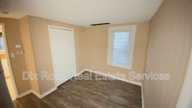 Building Photo - 1326 Campbell Ave