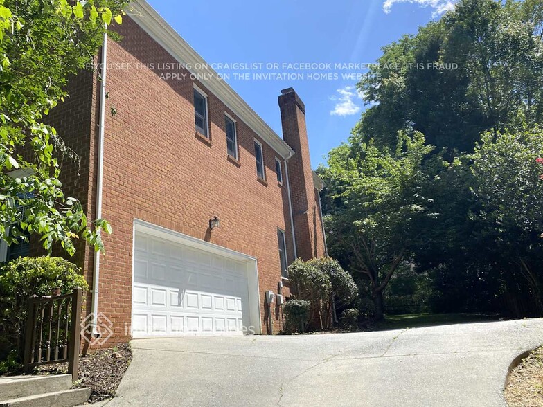 Building Photo - 9220 Tillot Dr
