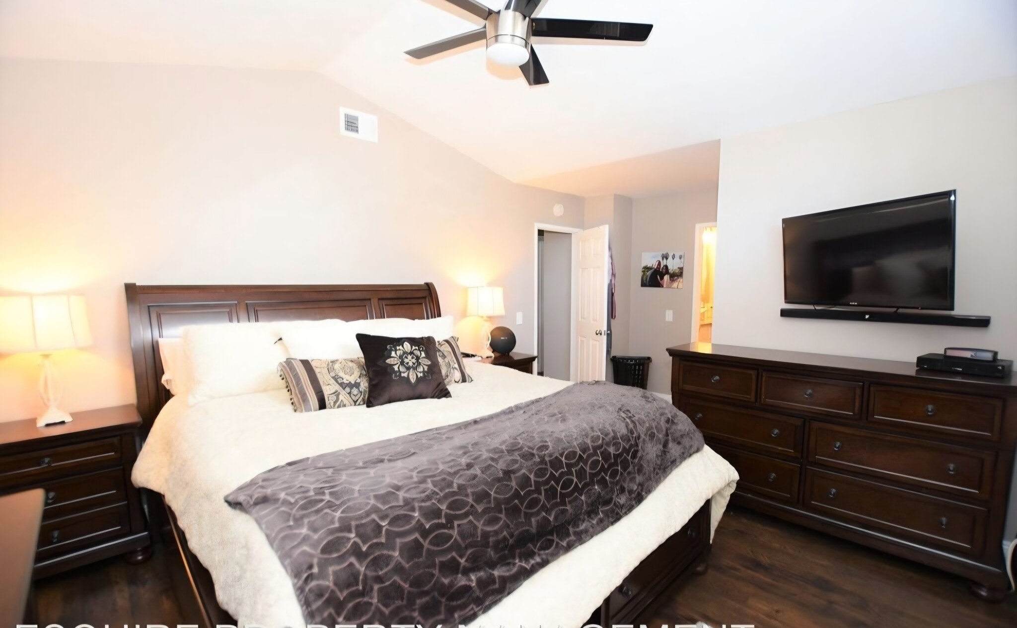 Building Photo - 1279 Calle Bonita