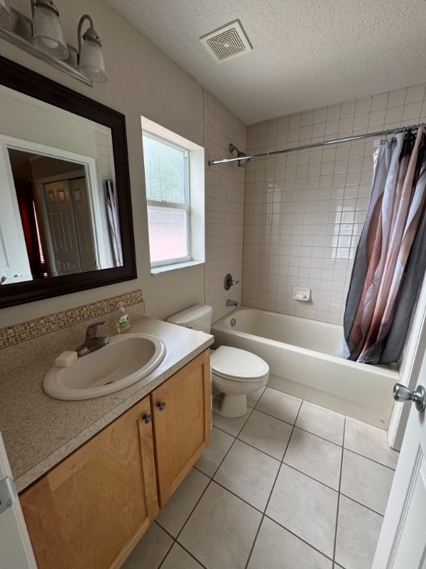 Building Photo - 2117 W Spruce St