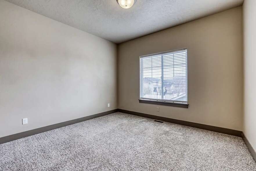 Building Photo - 8126 S Snow Bird Ave