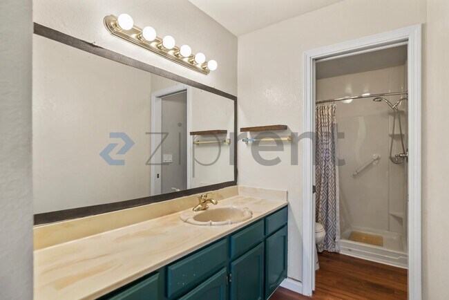 Building Photo - 5307 Port Sailwood Dr