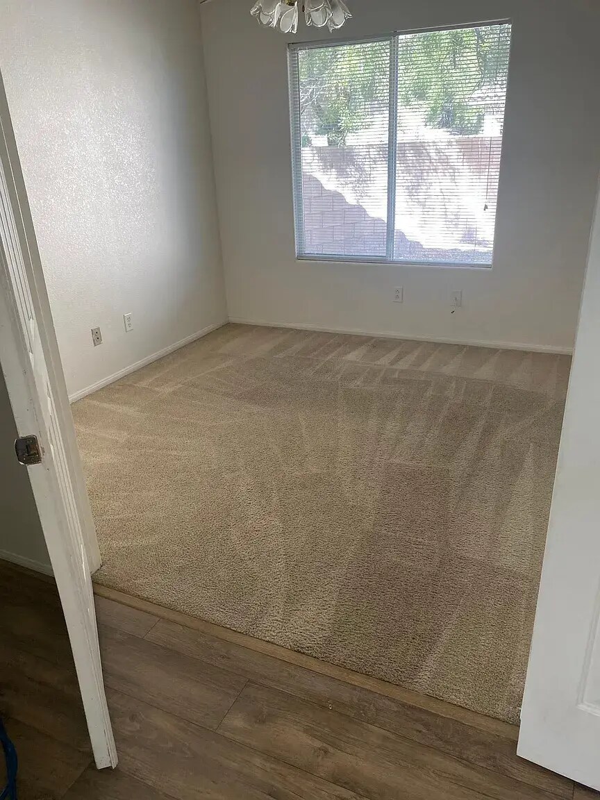 Building Photo - 833 Bernini St