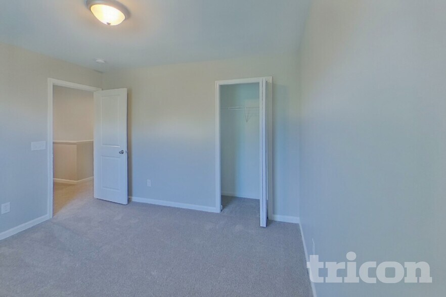 Building Photo - 120 Castlebrook Dr