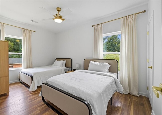 Building Photo - 1278 Plaza Ave SW