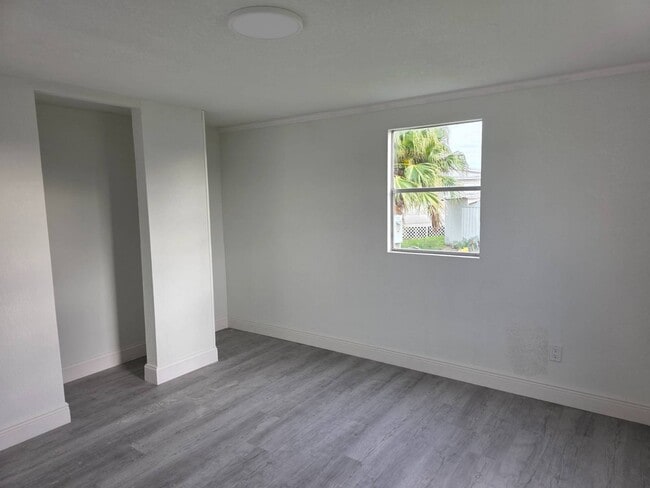 Building Photo - 2910 Hibiscus Run Ln.