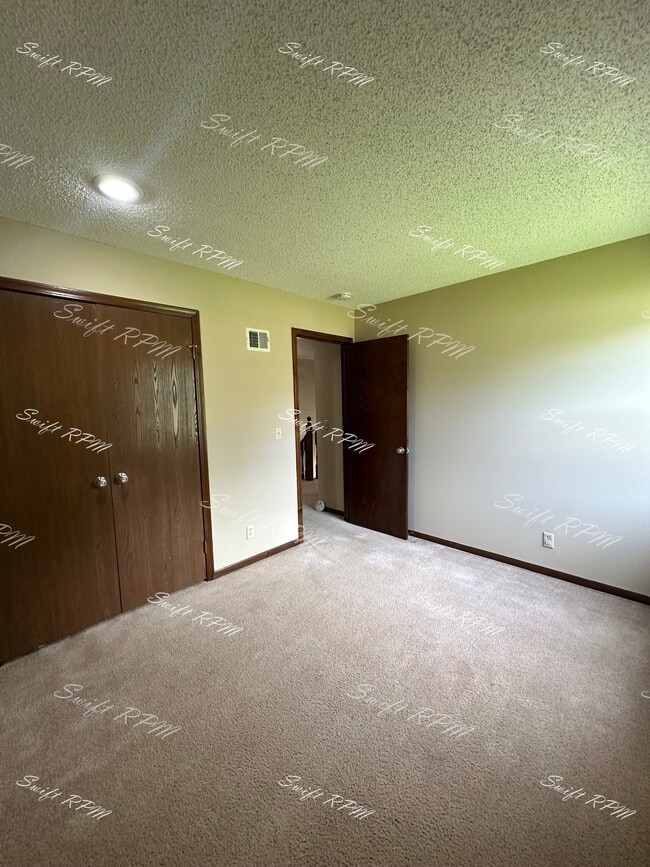 Building Photo - 6704 W 150th St