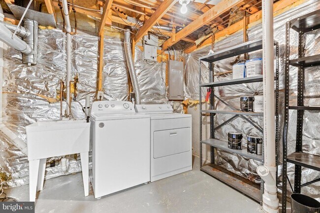 Building Photo - 1232 Quaker Ridge Dr