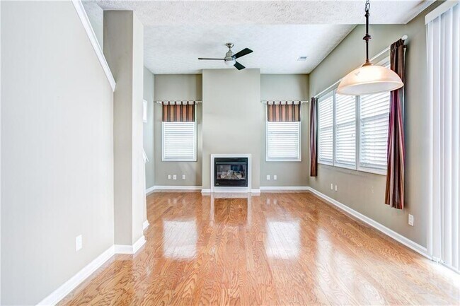 Building Photo - 709 Bedford Ct