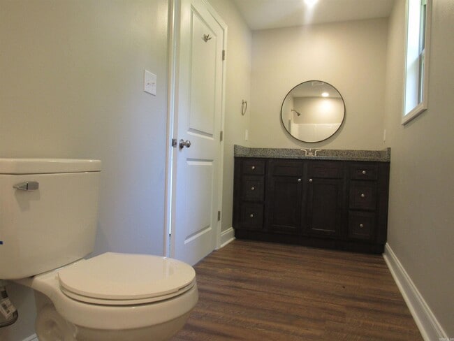 Building Photo - 1515 Stamps St