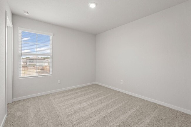 Building Photo - 222 Forest W St