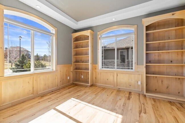 Building Photo - 348 Meadow View Pky