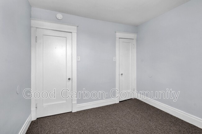 Building Photo - 8 E Depew Ave