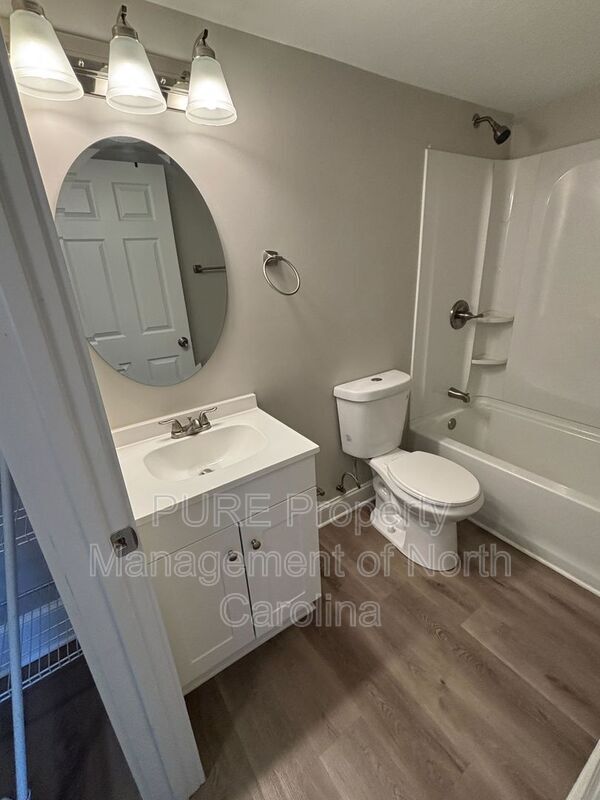 Building Photo - 504 Westside Dr