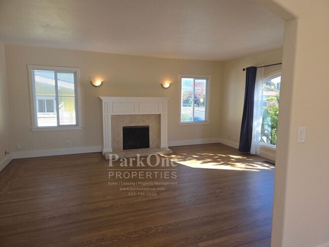 Building Photo - Great 4 Bedroom Home in the Heart of Albany!