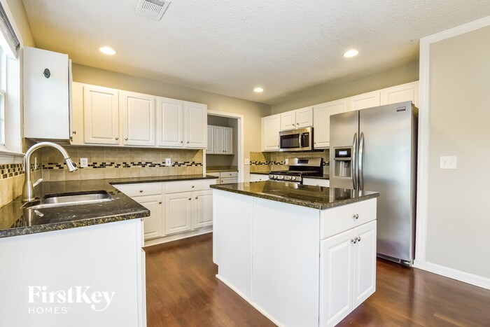 Building Photo - 44 Glenmaura Way NW