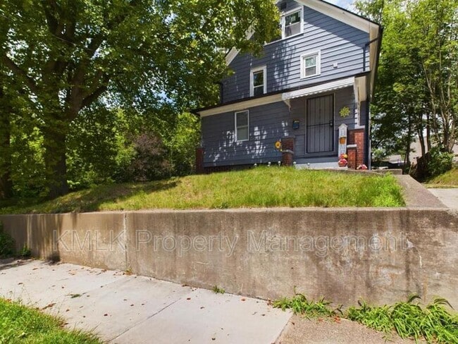 Building Photo - 187 W Long St